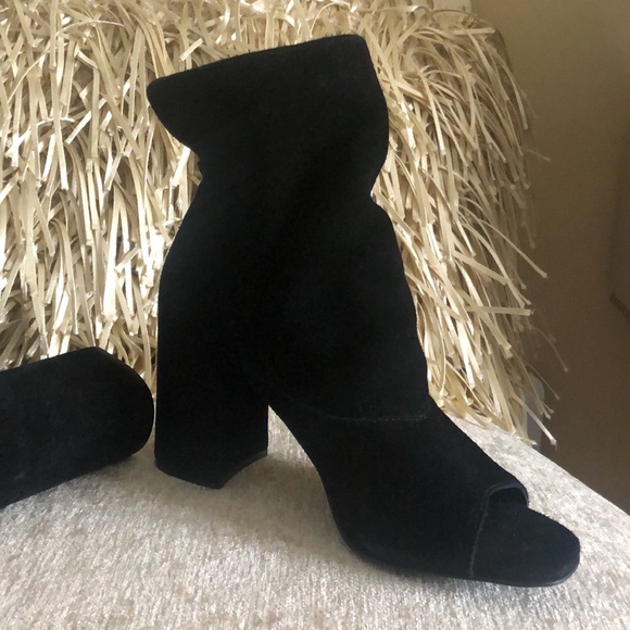 Matisse Gordy Peep Toe Black Genuine Suede Booties - Picture 11 of 13